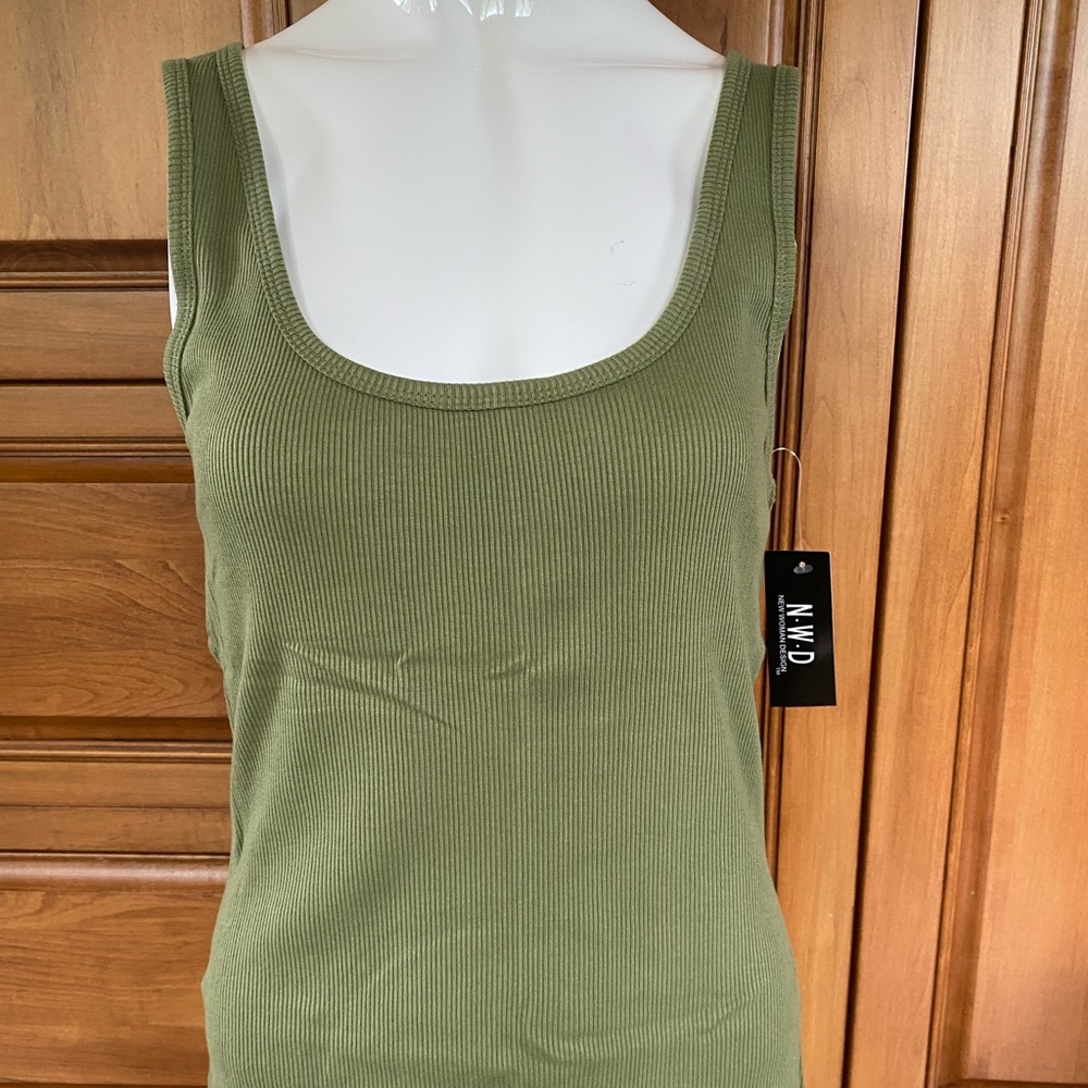 💖2 for $20 - New green tank top